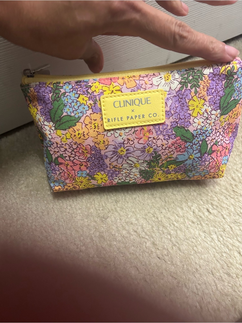 NWT CLINIQUE 5 piece gift set.  GORGEOUS floral bag. - Picture 12 of 16